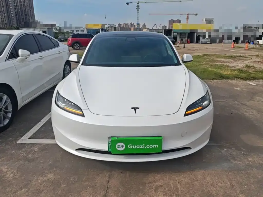 Tesla Model 3 — фото 9