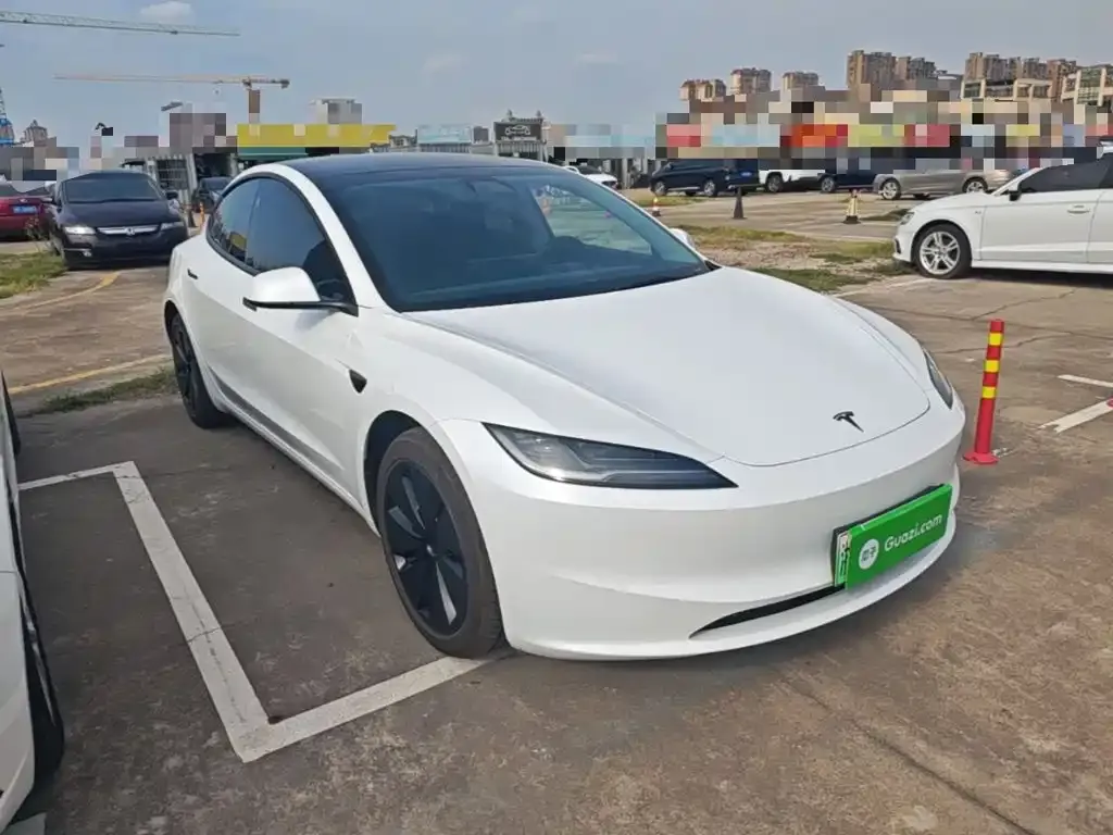 Tesla Model 3 — фото 5