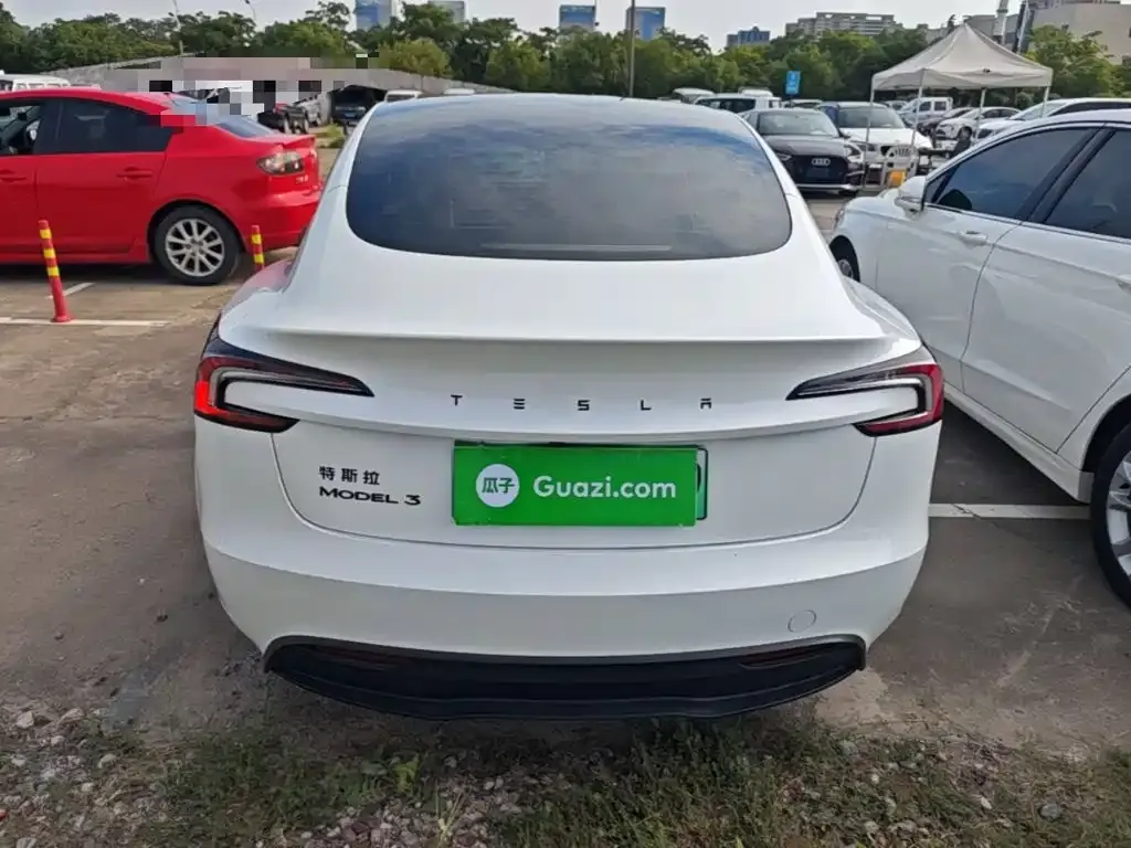 Tesla Model 3 — фото 4