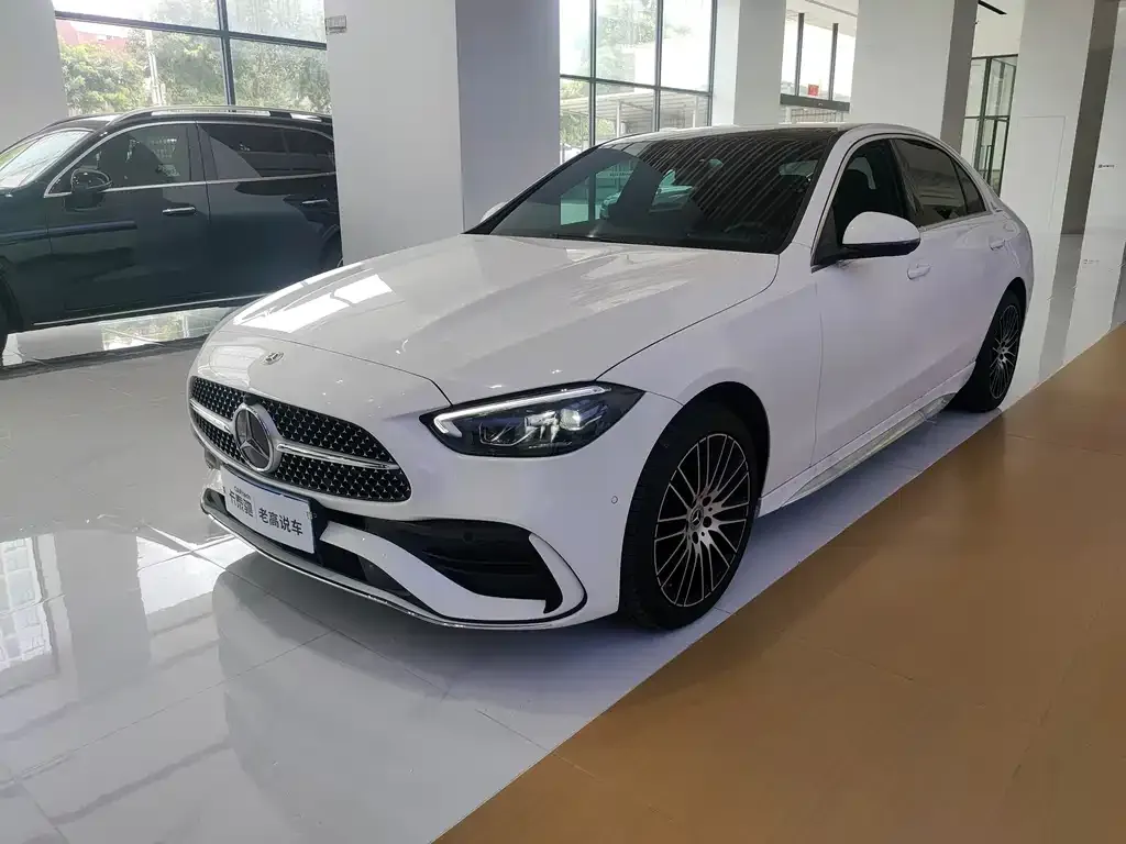 Mercedes-Benz C-Class — фото 1