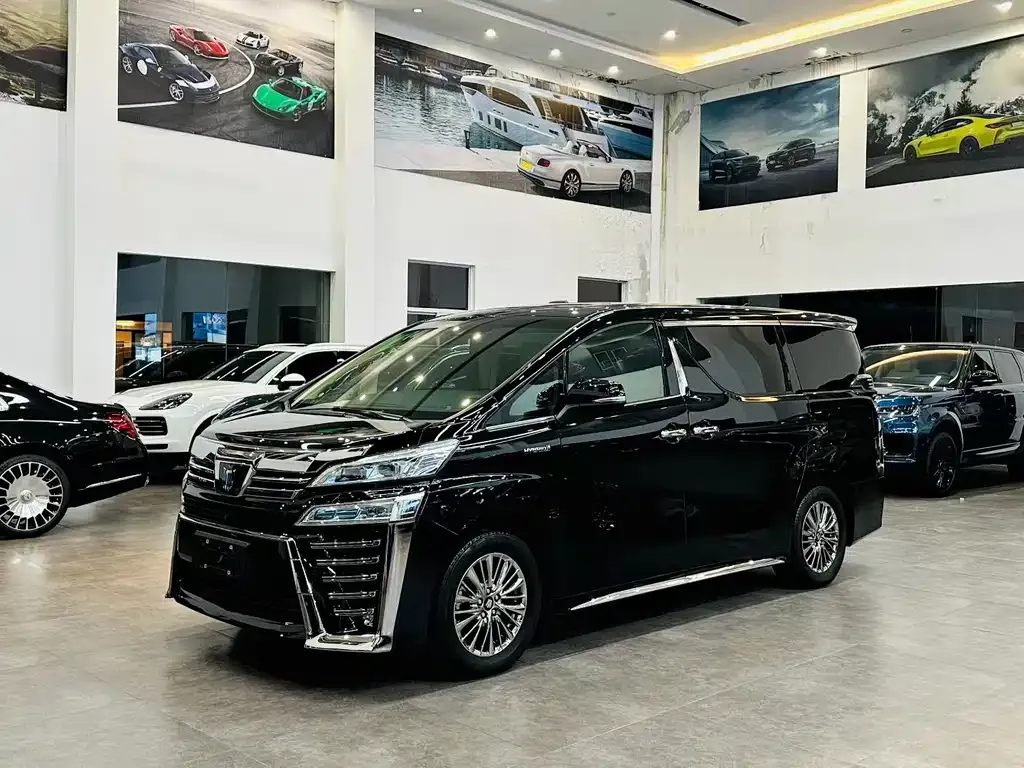 Toyota Vellfire — фото 1