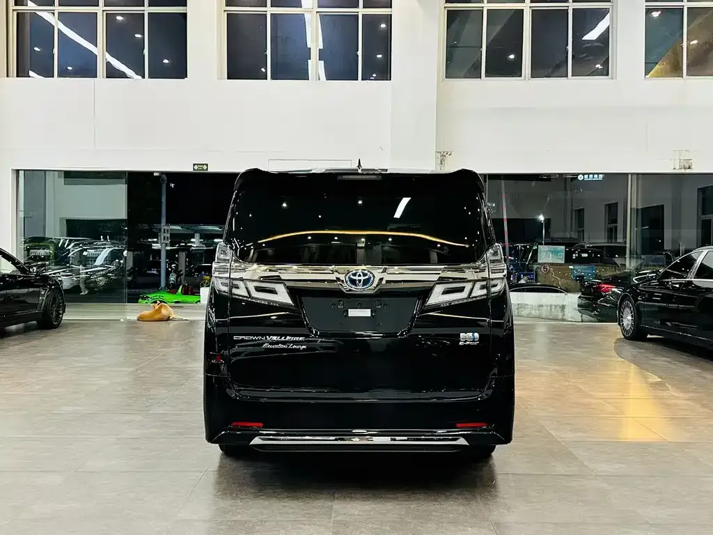Toyota Vellfire — фото 5
