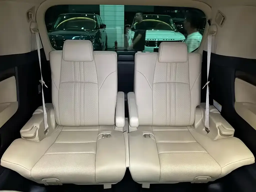 Toyota Vellfire — фото 3