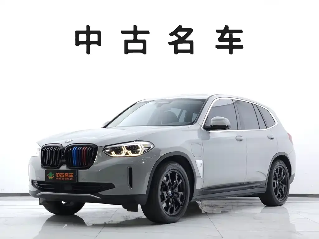 BMW iX3 — фото 1