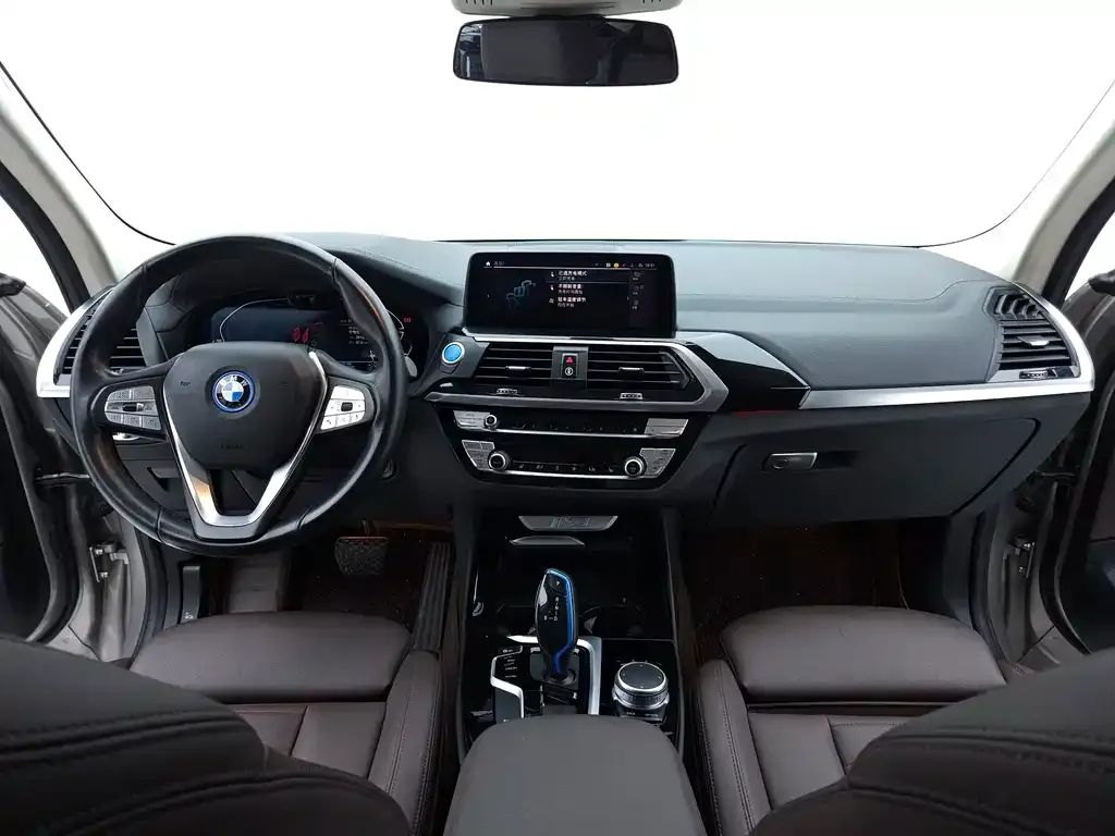 BMW iX3 — фото 10