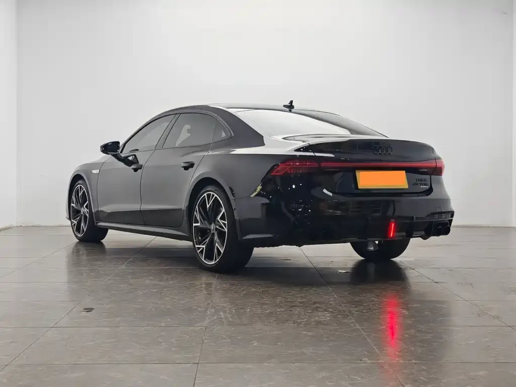 Audi A7L — фото 7