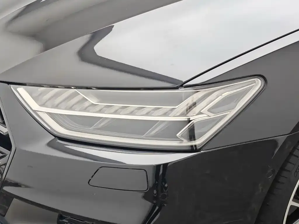 Audi A7L — фото 2