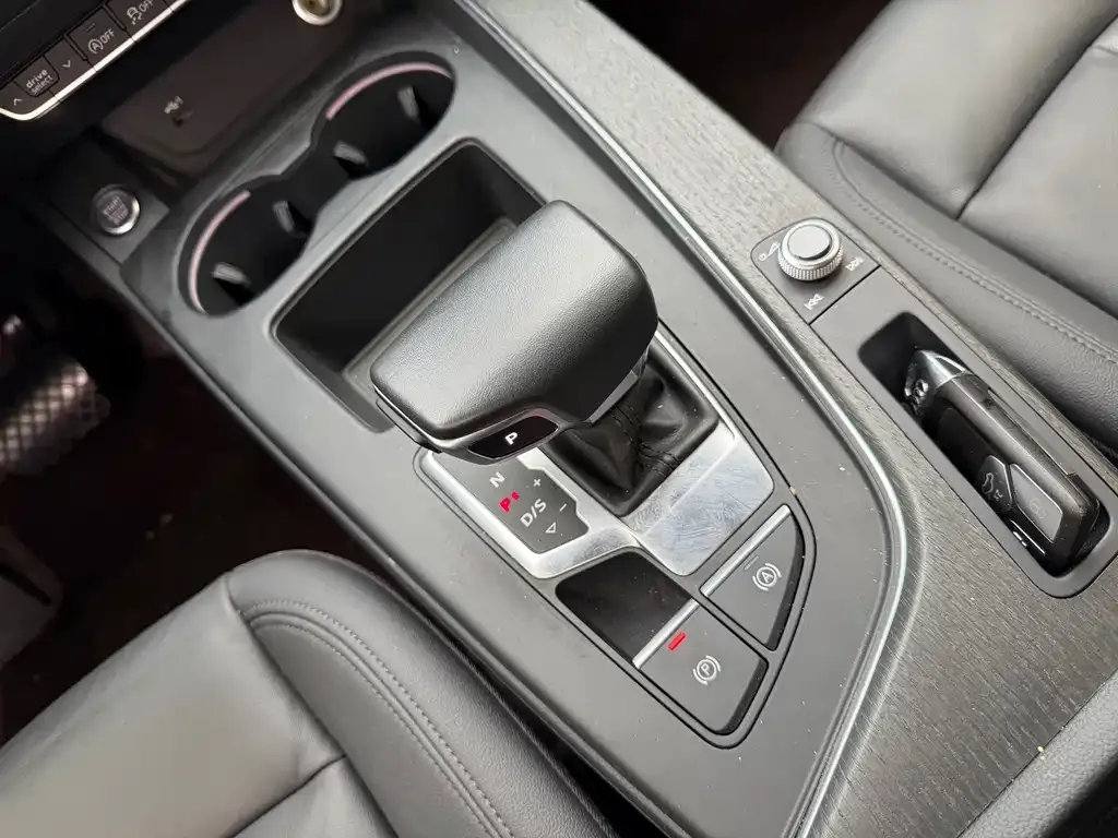 Audi A4 (Import) — фото 6