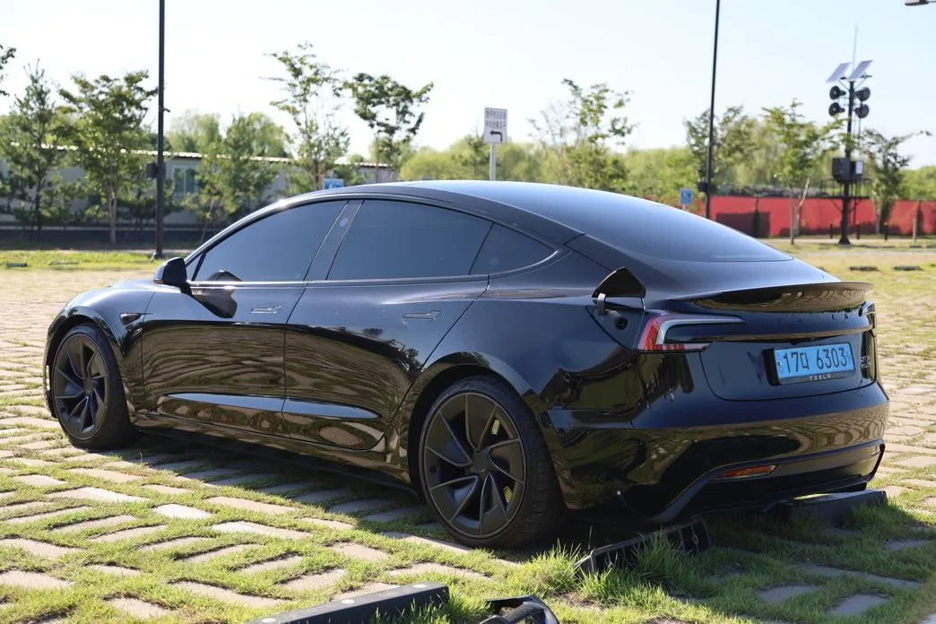 Tesla Model 3 — фото 10