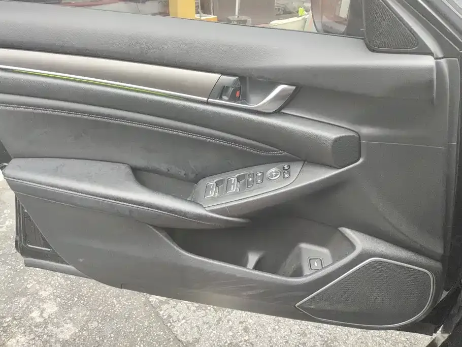 Honda Accord — фото 10