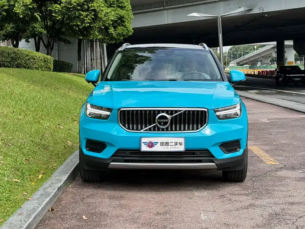 Volvo XC40 — фото 5