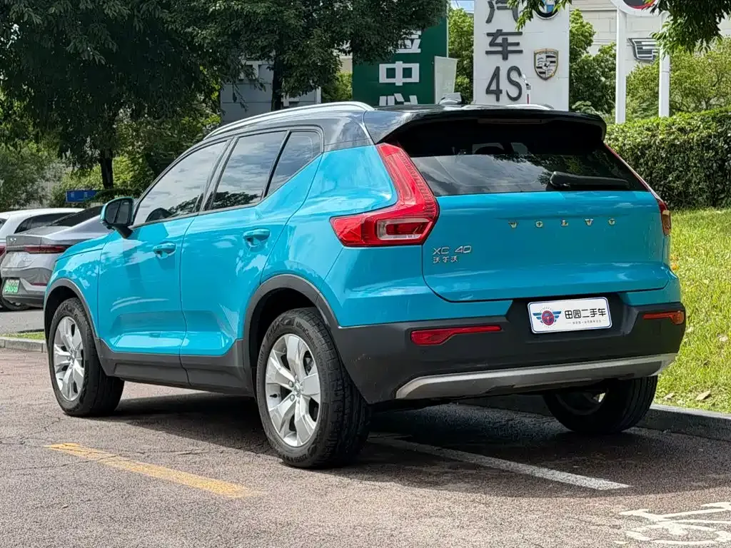Volvo XC40 — фото 2