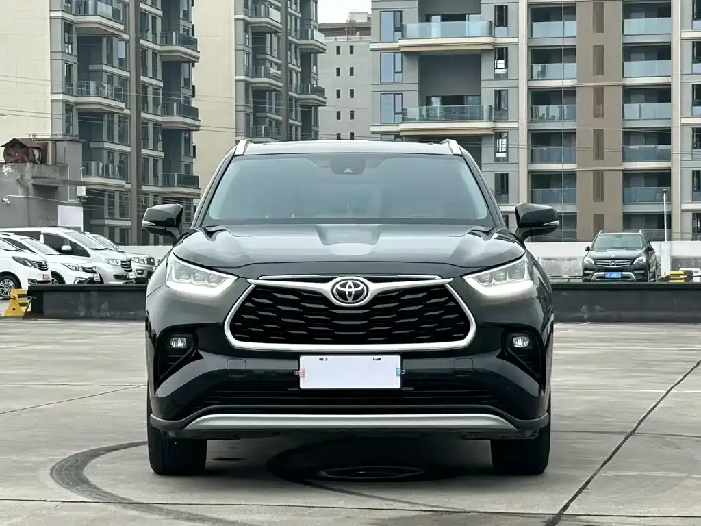 Toyota Highlander — фото 2