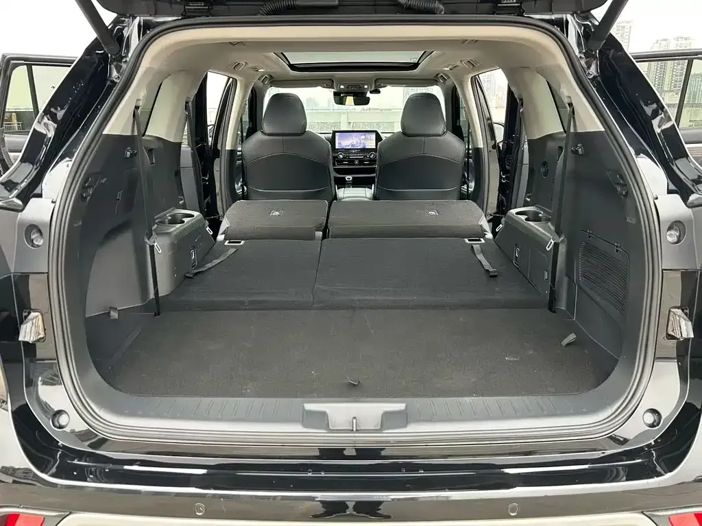 Toyota Highlander — фото 8