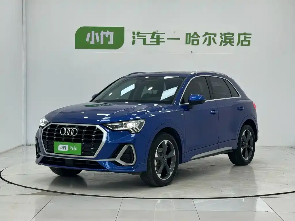 Audi Q3 — фото 1