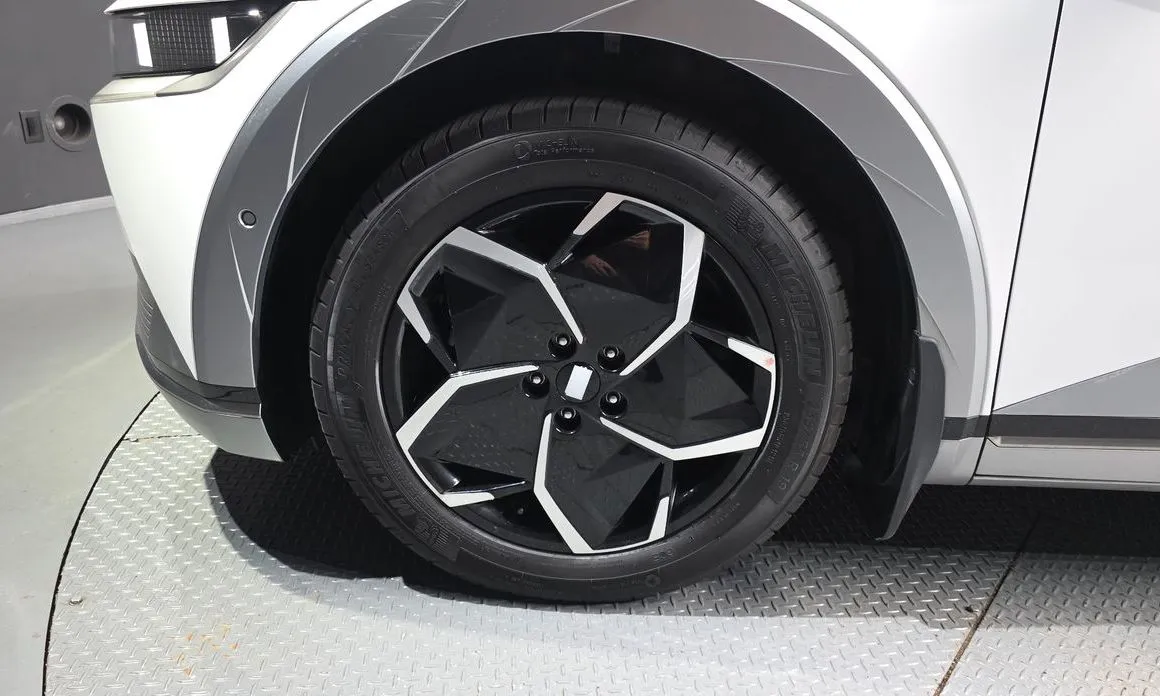 Hyundai Ioniq5 — фото 10