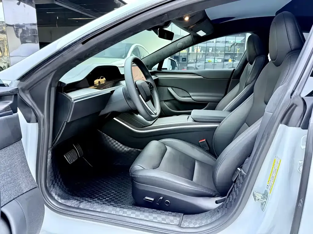 Tesla Model S — фото 10
