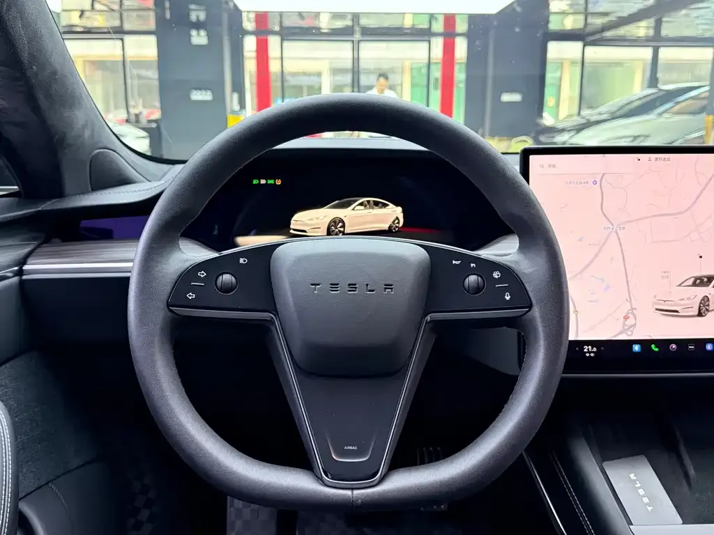 Tesla Model S — фото 5