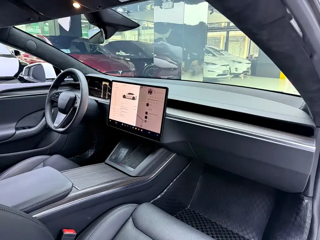 Tesla Model S — фото 8