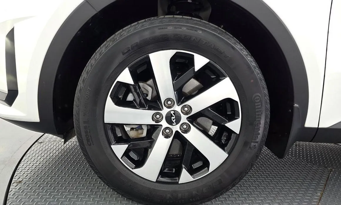 Kia Sorento — фото 8