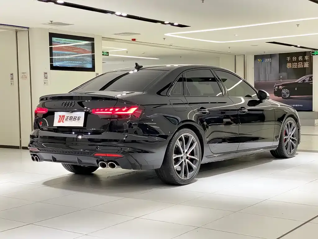 Audi S4 — фото 4