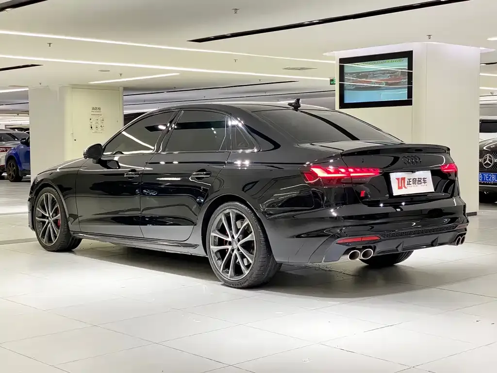 Audi S4 — фото 10