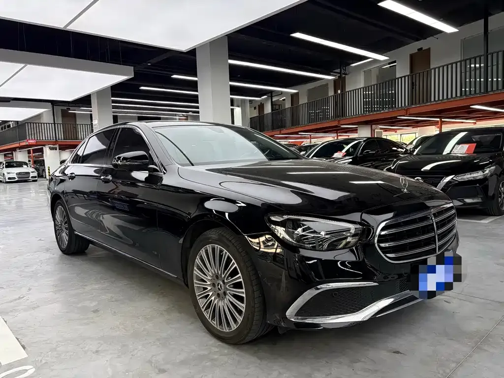 Mercedes-Benz E-Class — фото 10