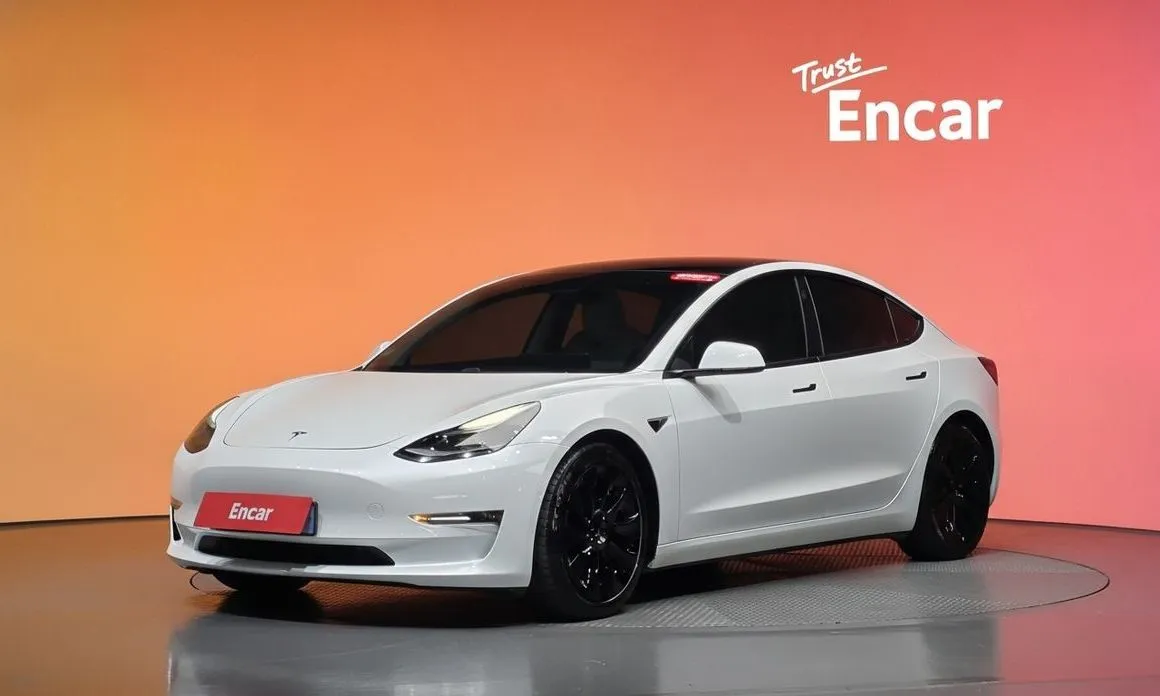 Tesla Model 3 — фото 1