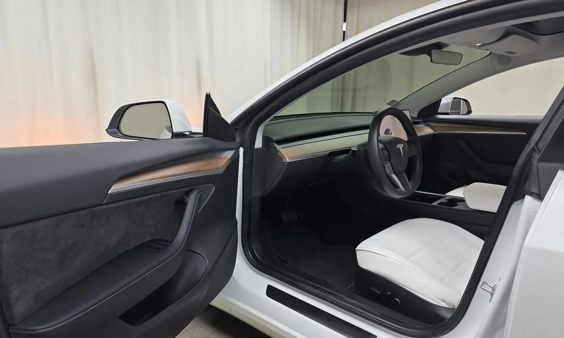 Tesla Model 3 — фото 8