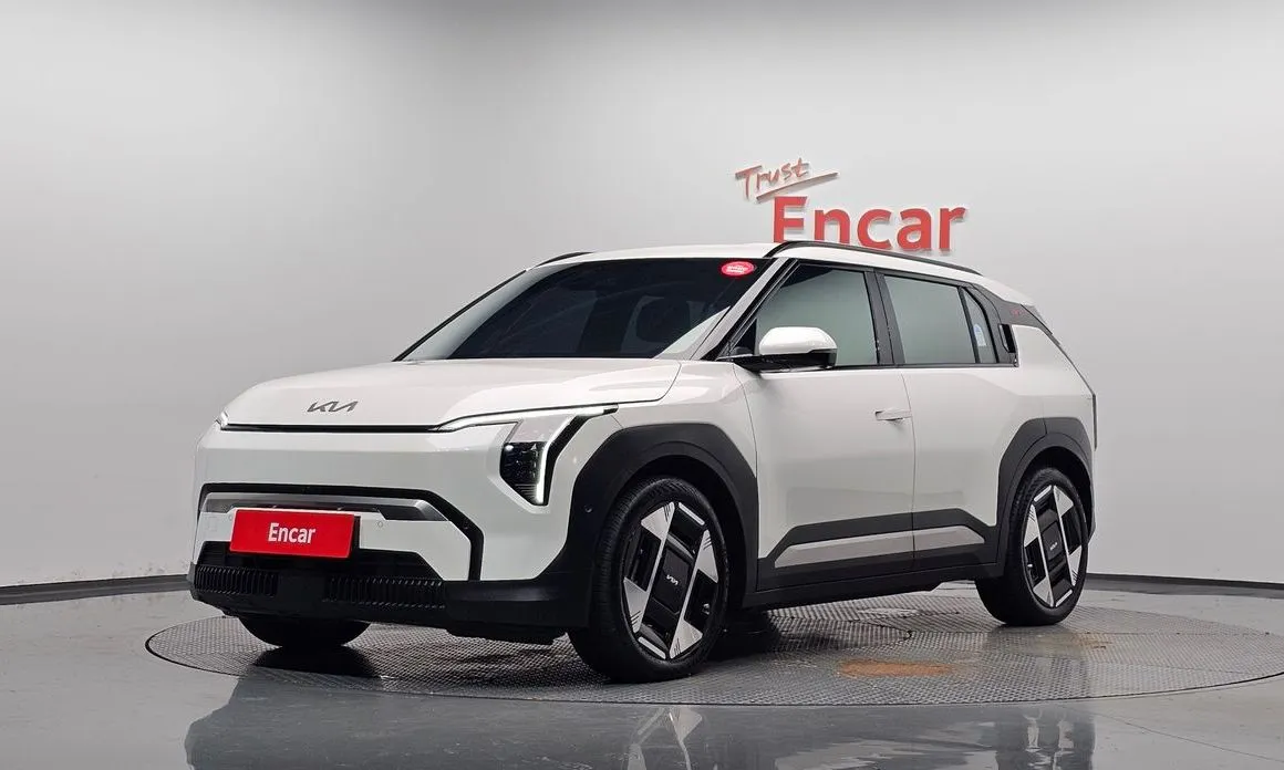 Kia EV3 — фото 1
