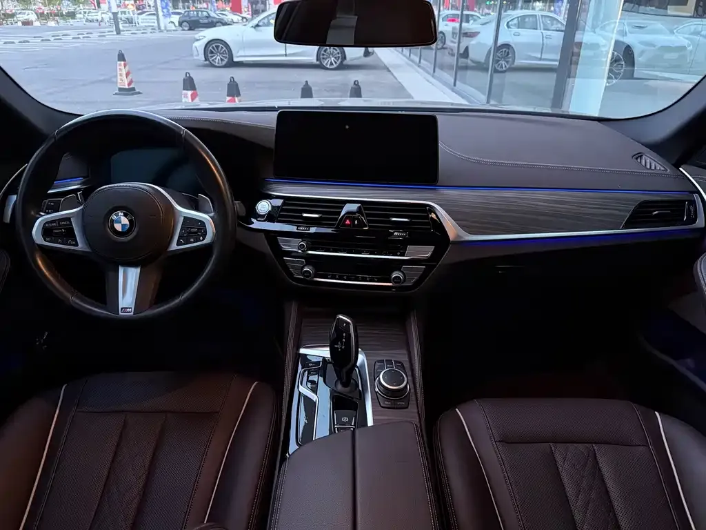 BMW 5 Series — фото 4