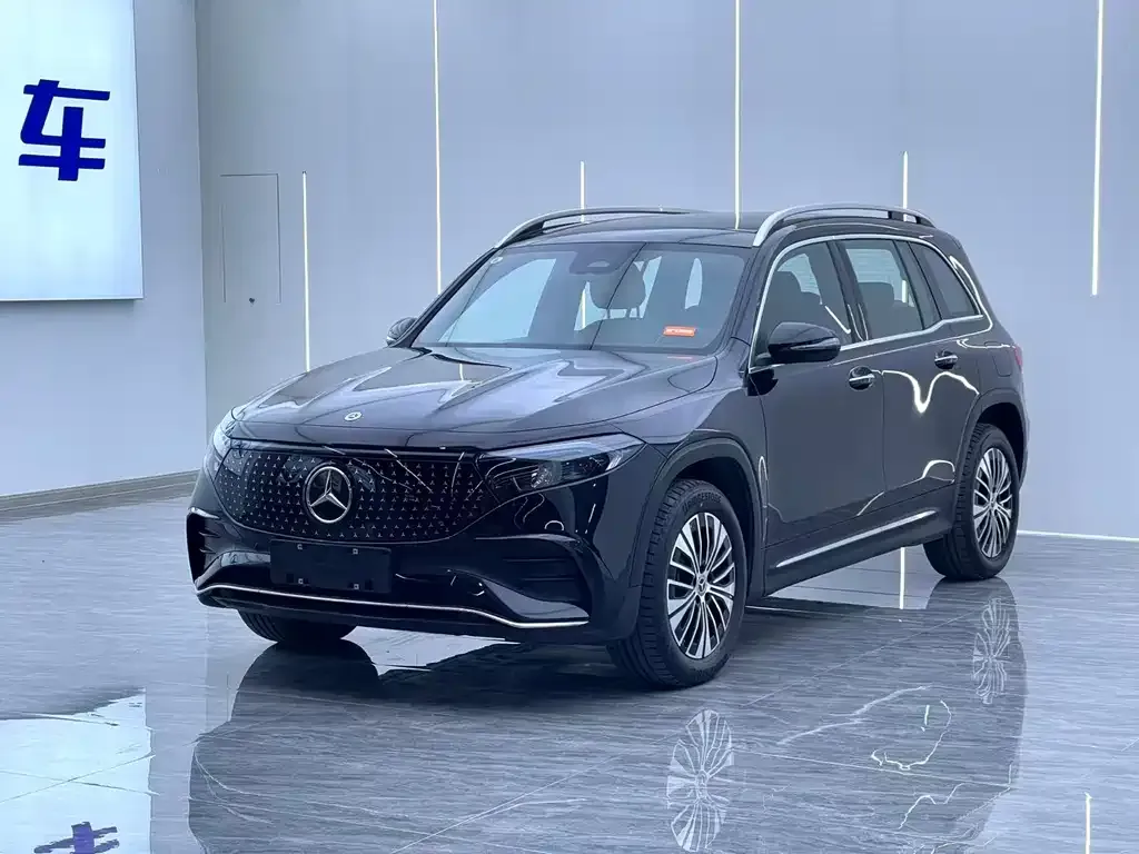 Mercedes-Benz EQB — фото 1