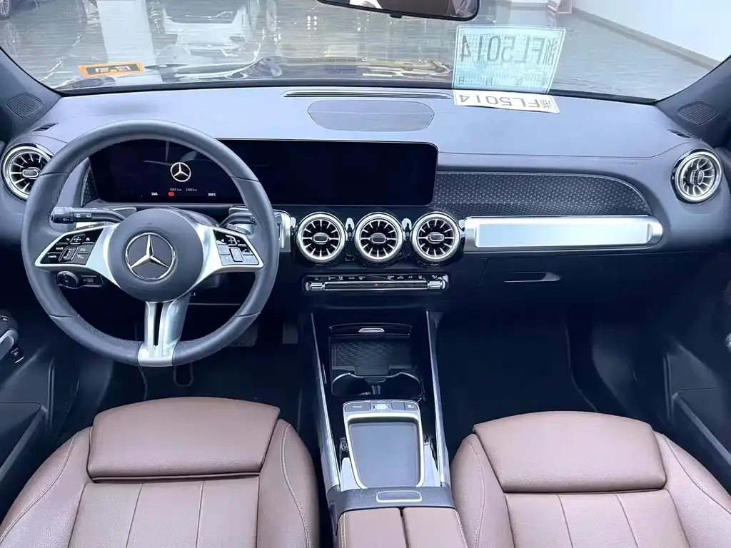 Mercedes-Benz EQB — фото 10