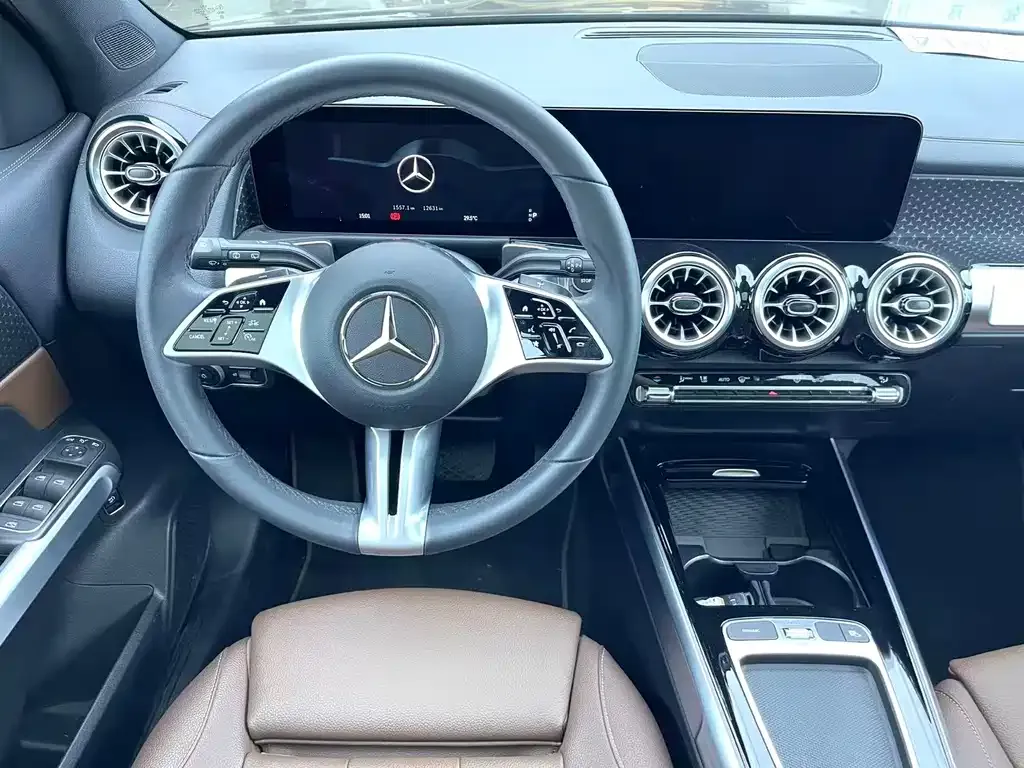 Mercedes-Benz EQB — фото 6
