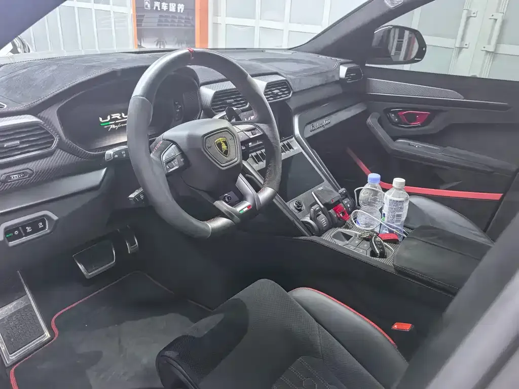 Lamborghini Urus — фото 8