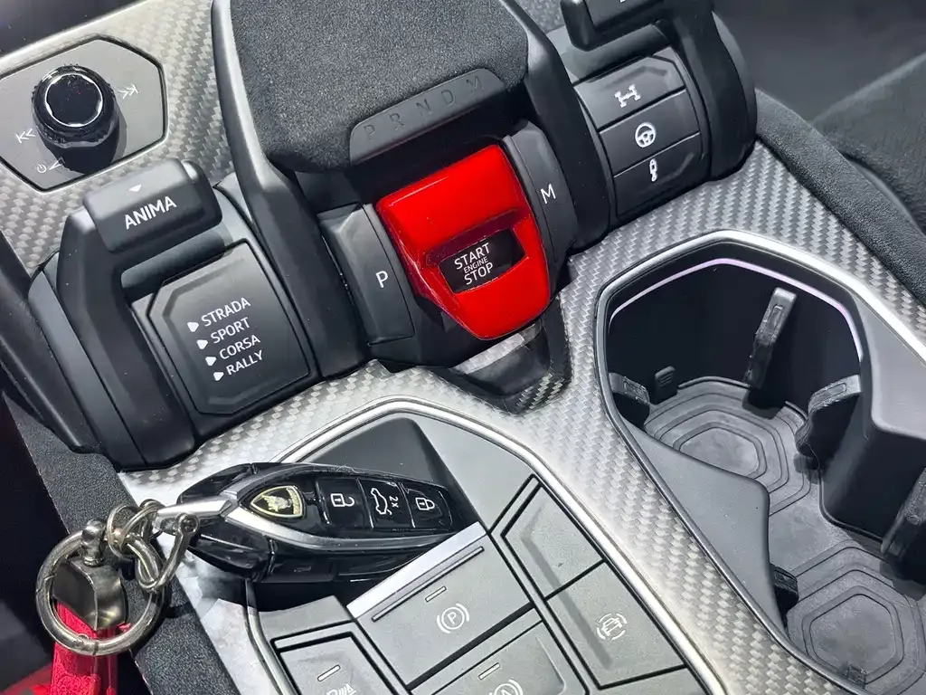 Lamborghini Urus — фото 10