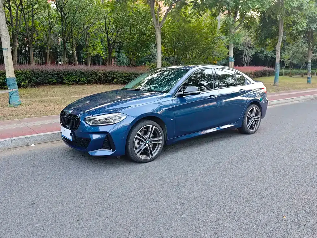 BMW 1 Series — фото 1