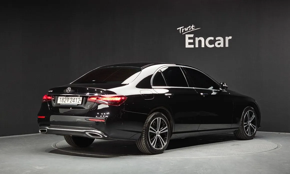 Mercedes-Benz E-Class — фото 10