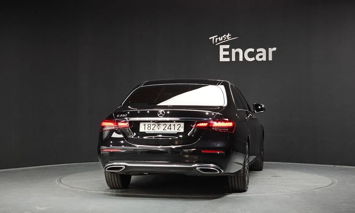 Mercedes-Benz E-Class — фото 4