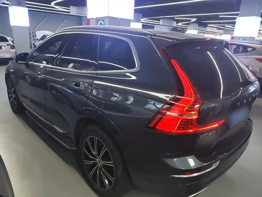 Volvo XC60 — фото 7