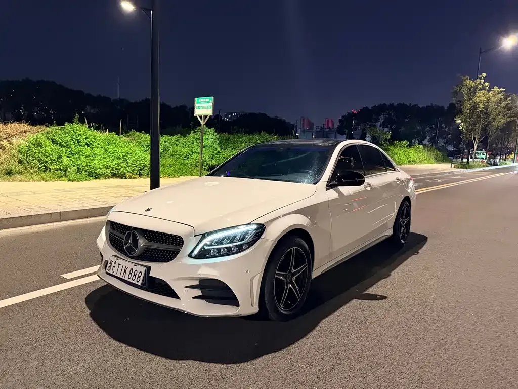 Mercedes-Benz C-Class — фото 1
