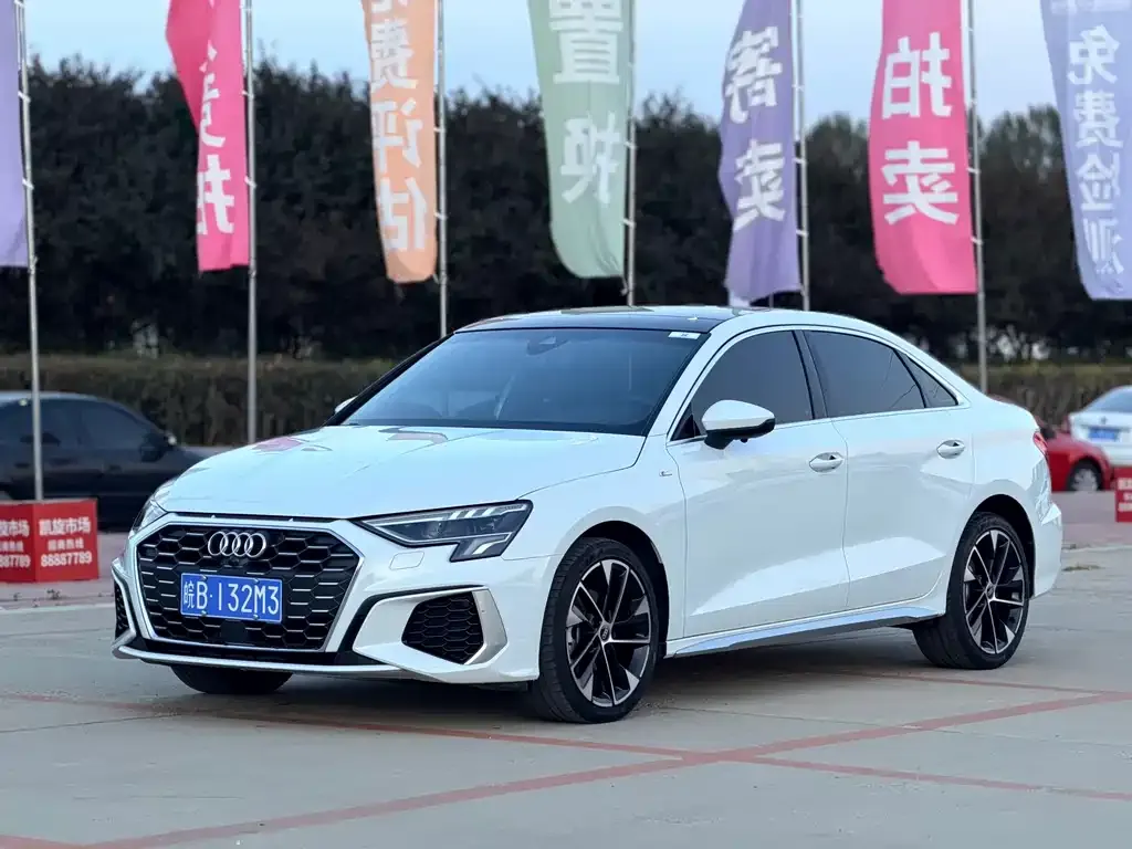 Audi A3 — фото 1