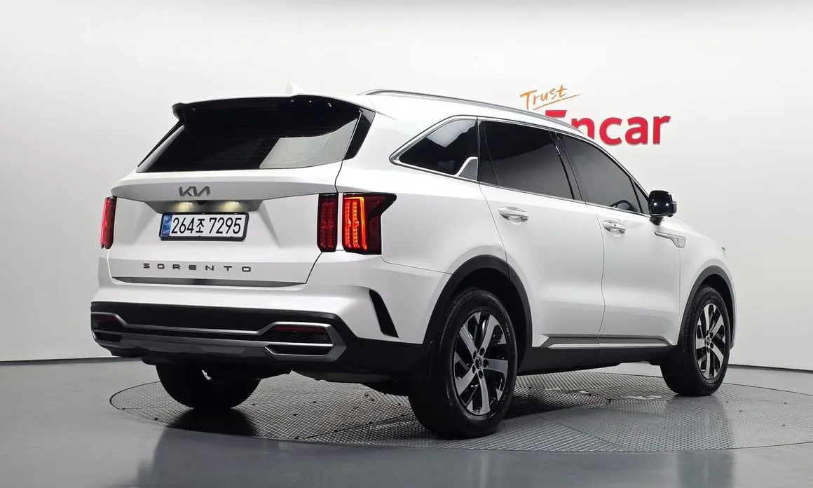 Kia Sorento — фото 5
