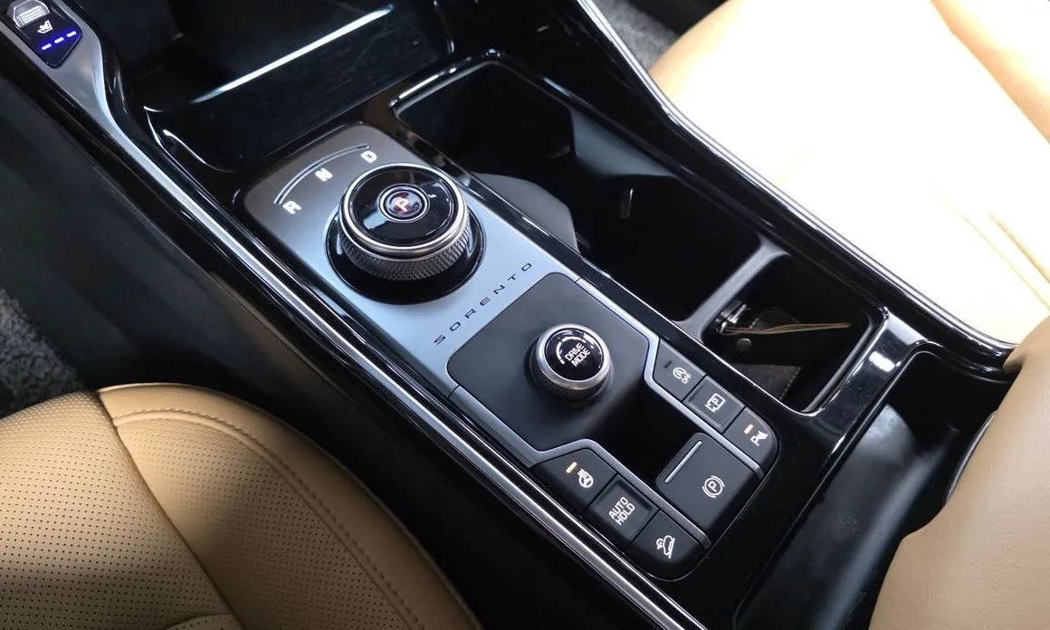 Kia Sorento — фото 10