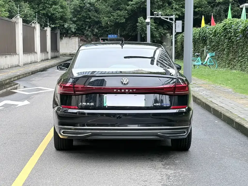 Volkswagen Passat PHEV — фото 6