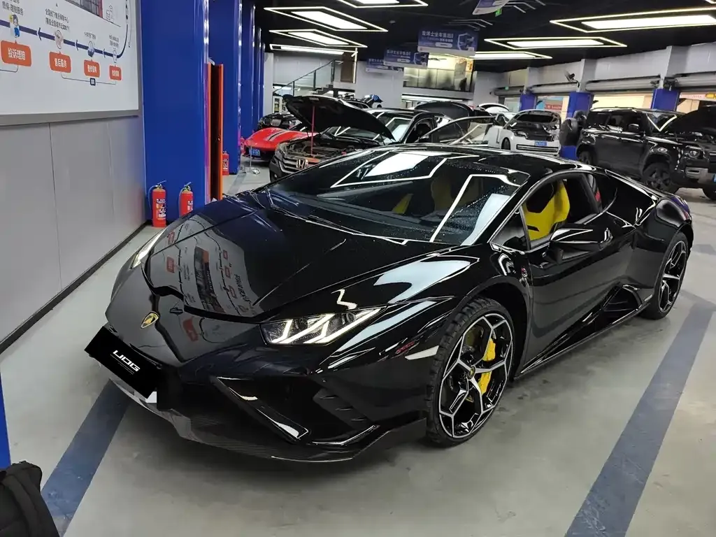 Lamborghini Huracan — фото 1