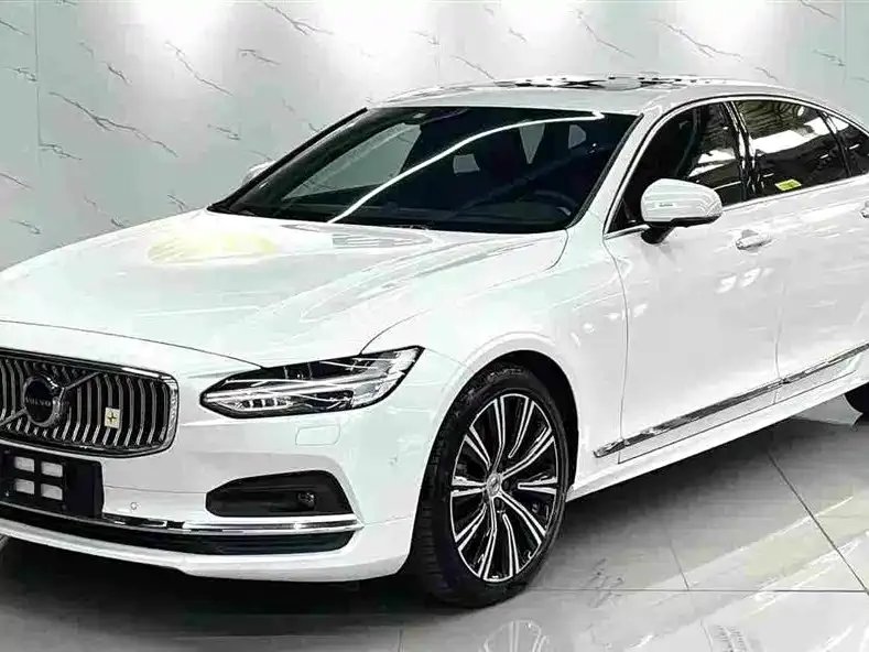 Volvo S90 — фото 1