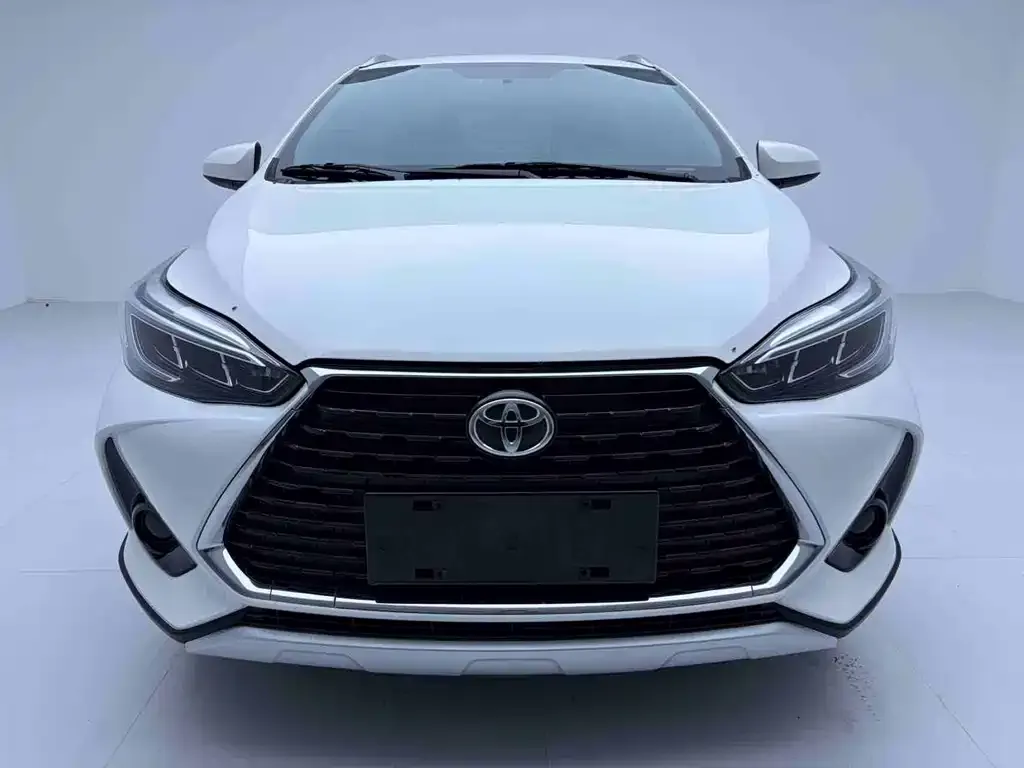 Toyota Yaris L — фото 10