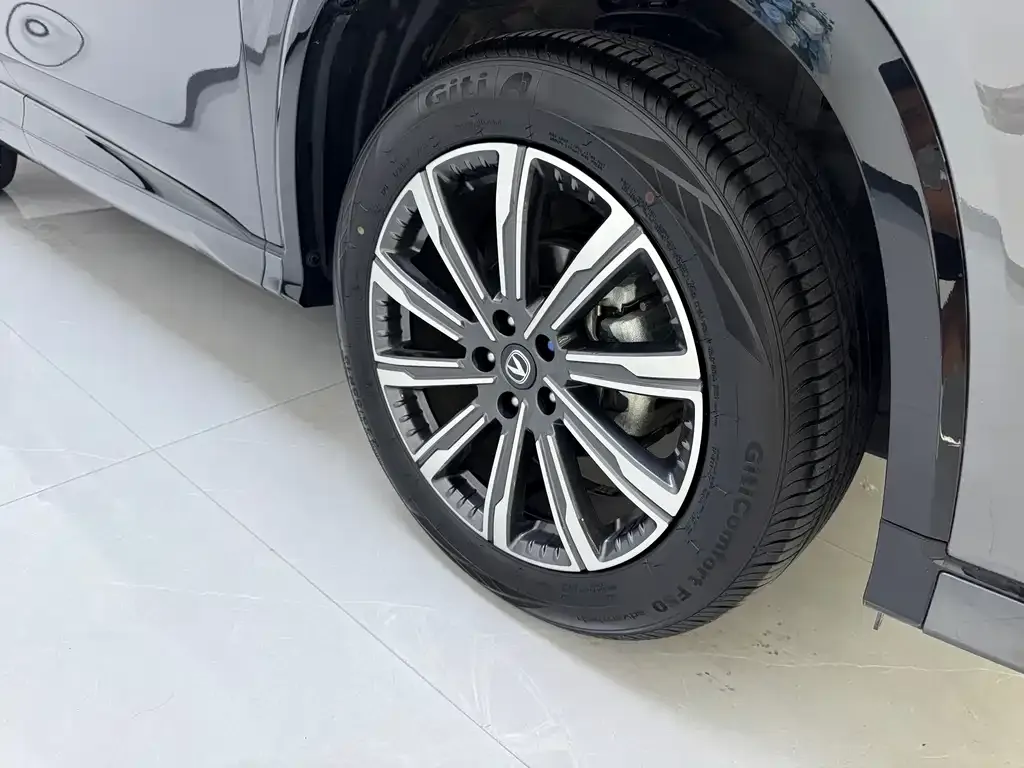 Changan CS75 PLUS — фото 8