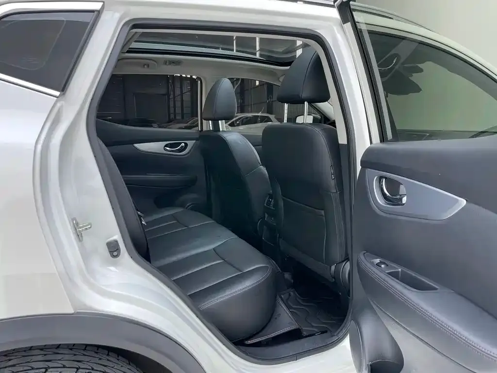 Nissan Qashqai — фото 10